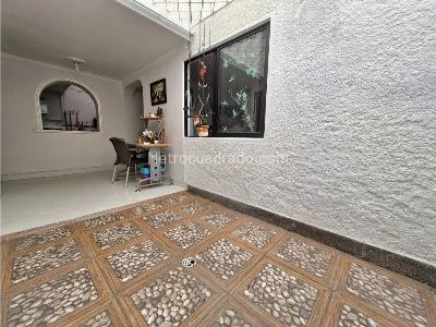 Casa de 5 alcobas en venta en Belen Miravalle, Medellín, 279 m² · foto 10 de 16