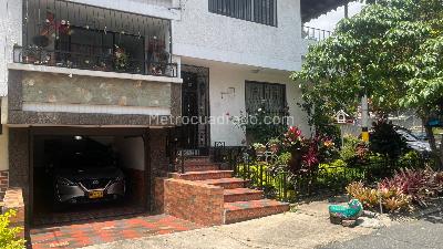Casa de 5 alcobas en venta en Belen Miravalle, Medellín, 279 m² · foto 15 de 16