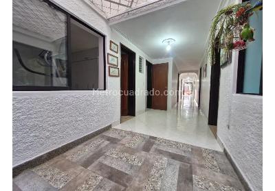 Casa de 5 alcobas en venta en Belen Miravalle, Medellín, 279 m² · foto 7 de 16