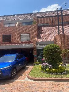 Casa de 4 alcobas en venta en Plazuela De Iberia Ii, Bogotá, 195 m² · foto 2 de 20