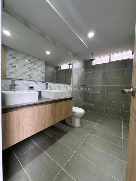 Piso – Envigado, Uribe Angel, Valle de Aburrá - Más