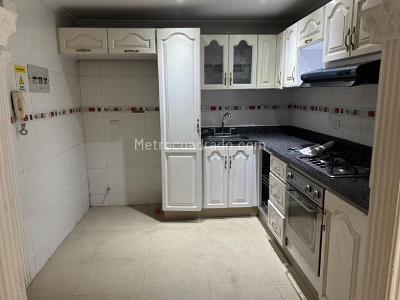 Casa de 5 alcobas en venta en Portales Del Norte, Bogotá, 215 m² · foto 7 de 15