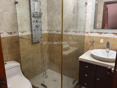 Casa de 5 alcobas en venta en Portales Del Norte, Bogotá, 215 m² · foto 8 de 15