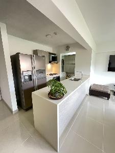 Apartamento de 3 alcobas en venta en Tres Esquinas, Sabaneta, 87 m² · foto 3 de 17