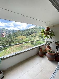 Apartamento de 3 alcobas en venta en Tres Esquinas, Sabaneta, 87 m² · foto 5 de 17
