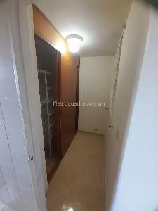 Apartamento de 2 alcobas en venta en Jardines / El Portal, Envigado, 85 m² · foto 3 de 19