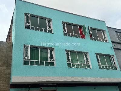 Casa de 5 alcobas en venta en Trinidad Galan, Bogotá, 281 m² · foto 2 de 8