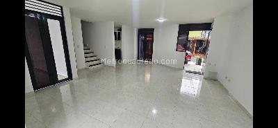 Casa de 3 alcobas en venta en Cn Santa Maria, Villavicencio, 120 m² · foto 2 de 20