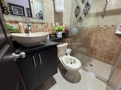 Apartamento de 3 alcobas en venta en La Castellana, Medellín, 100 m² · foto 5 de 14