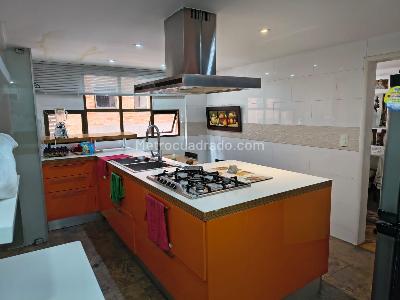 Apartamento de 3 alcobas en venta en La Carolina, Bogotá, 168 m² · foto 9 de 19
