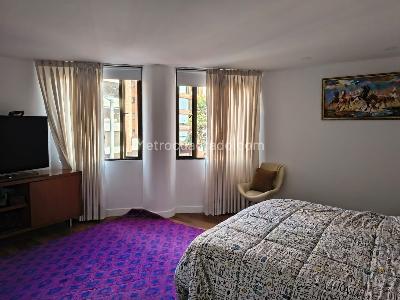 Apartamento de 3 alcobas en venta en La Carolina, Bogotá, 168 m² · foto 14 de 19