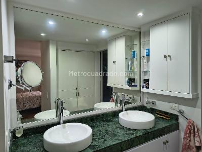 Apartamento de 3 alcobas en venta en La Carolina, Bogotá, 168 m² · foto 15 de 19