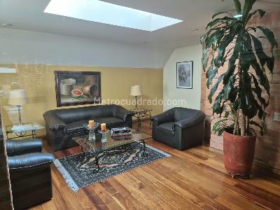 Apartamento de 3 alcobas en venta en La Carolina, Bogotá, 168 m² · foto 2 de 19