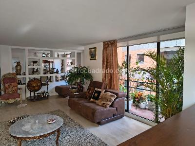 Apartamento de 3 alcobas en venta en La Carolina, Bogotá, 168 m² · foto 5 de 19