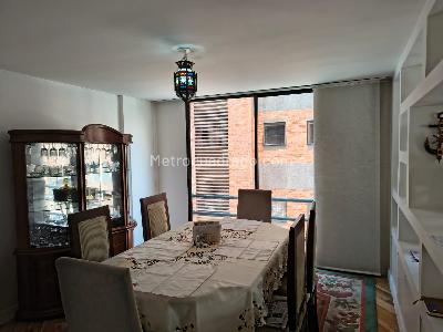 Apartamento de 3 alcobas en venta en La Carolina, Bogotá, 168 m² · foto 6 de 19