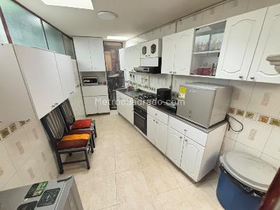 Casa de 4 alcobas en venta en La Soledad Teusaquillo, Bogotá, 139 m² · foto 7 de 12