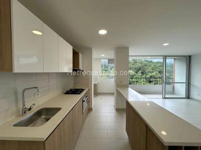 Apartamento en venta en Los Colores, Medellín · foto 10 de 19