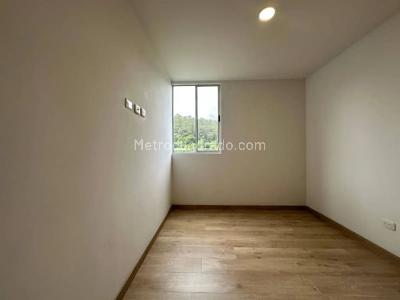 Apartamento en venta en Los Colores, Medellín · foto 8 de 19