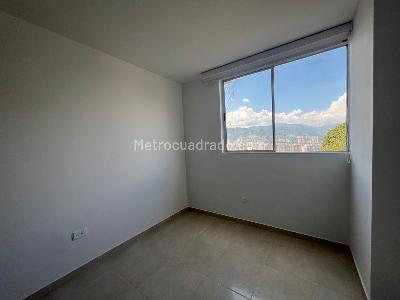 Apartamento de 3 alcobas en venta en El Diamante, Medellín, 75 m² · foto 14 de 16