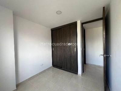 Apartamento de 3 alcobas en venta en El Diamante, Medellín, 75 m² · foto 6 de 16