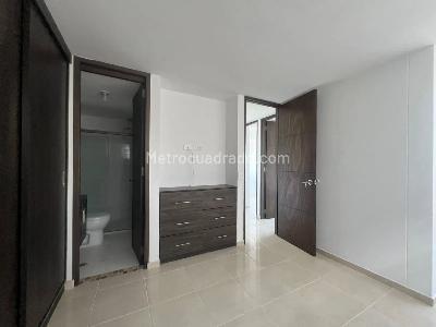 Apartamento de 3 alcobas en venta en El Diamante, Medellín, 75 m² · foto 7 de 16