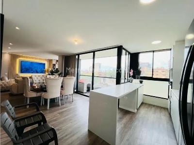 Apartamento de 2 alcobas en venta en El Poblado, Medellín, 110 m² · foto 3 de 10