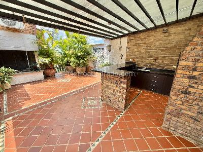 Casa de 5 alcobas en venta en Lagos Del Cacique, Bucaramanga, 395 m² · foto 4 de 20
