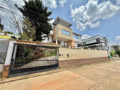 Casa de 5 alcobas en venta en Lagos Del Cacique, Bucaramanga, 395 m² · foto 8 de 20