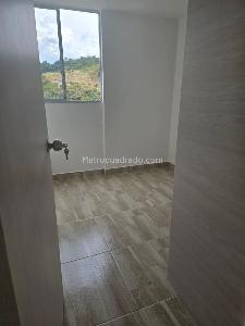 Apartamento de 2 alcobas en venta en Madera, Bello, 55 m² · foto 10 de 11