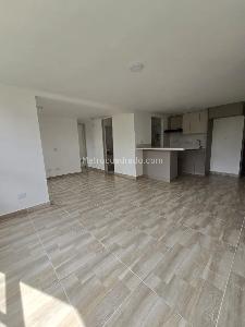 Apartamento de 2 alcobas en venta en Madera, Bello, 55 m² · foto 2 de 11