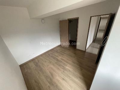 Apartamento de 3 alcobas en venta en Amazonia, Bello, 90 m² · foto 4 de 13