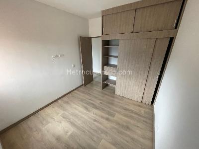 Apartamento de 3 alcobas en venta en Amazonia, Bello, 90 m² · foto 6 de 13