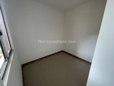 Apartamento de 3 alcobas en venta en Amazonia, Bello, 90 m² · foto 8 de 13