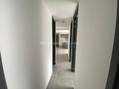 Apartamento de 3 alcobas en venta en Bellavista, Bello, 65 m² · foto 9 de 12