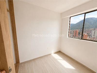 Apartamento de 3 alcobas en venta en Zona Industrial 1, Bello, 58 m² · foto 2 de 12