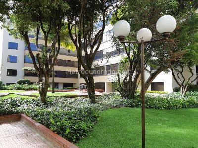 Apartamento de 2 alcobas en venta en Santa Barbara Central Usaquen, Bogotá, 120 m² · foto 3 de 18