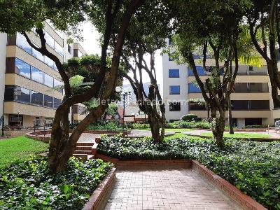 Apartamento de 2 alcobas en venta en Santa Barbara Central Usaquen, Bogotá, 120 m² · foto 4 de 18