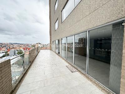 Apartamento de 3 alcobas en venta en La Castellana, Bogotá, 126 m² · foto 2 de 16