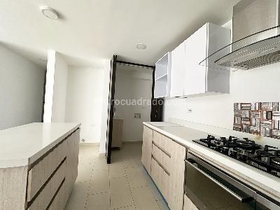 Apartamento de 3 alcobas en venta en La Castellana, Bogotá, 126 m² · foto 7 de 16