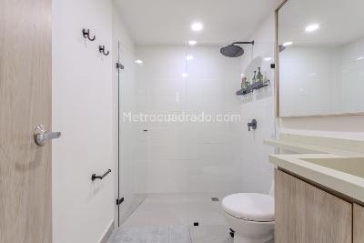 Apartamento de 2 alcobas en venta en El Poblado La Florida, Medellín, 127 m² · foto 15 de 18