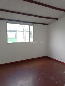 Casa de 4 alcobas en venta en Villas De Granada, Bogotá, 45 m² · foto 2 de 14