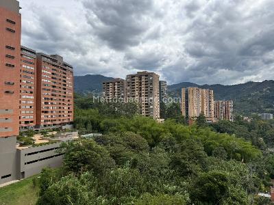 Apartamento en venta en Loma Del Escobero, Envigado · foto 12 de 16