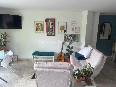 Apartamento de 3 alcobas en venta en Florida Nueva, Medellín, 138 m² · foto 9 de 14