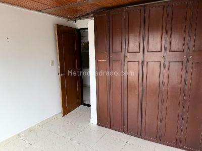 Casa de 5 alcobas en venta en Kennedy, Bogotá, 300 m² · foto 10 de 18