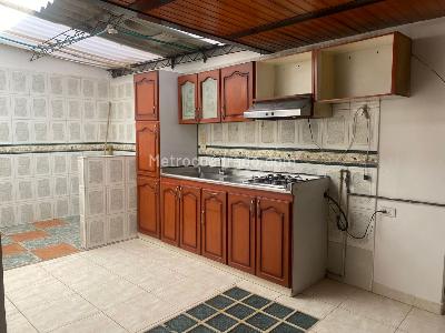 Casa de 5 alcobas en venta en Kennedy, Bogotá, 300 m² · foto 7 de 18