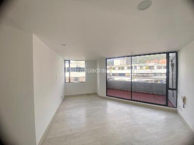Apartamento de 4 alcobas en venta en Santa Barbara Central, Bogotá, 172 m² · foto 2 de 15