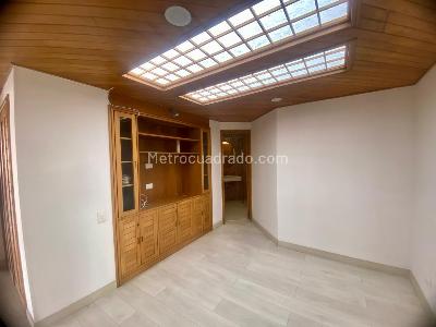 Apartamento de 4 alcobas en venta en Santa Barbara Central, Bogotá, 172 m² · foto 6 de 15