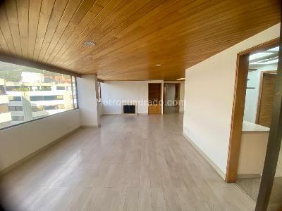 Apartamento de 4 alcobas en venta en Santa Barbara Central, Bogotá, 172 m² · foto 7 de 15