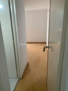 Apartamento de 3 alcobas en venta en Castilla Reservado, Bogotá, 62 m² · foto 9 de 20