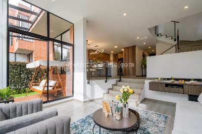 Casa de 5 alcobas en venta en Los Arrayanes, Bogotá, 317 m² · foto 16 de 17